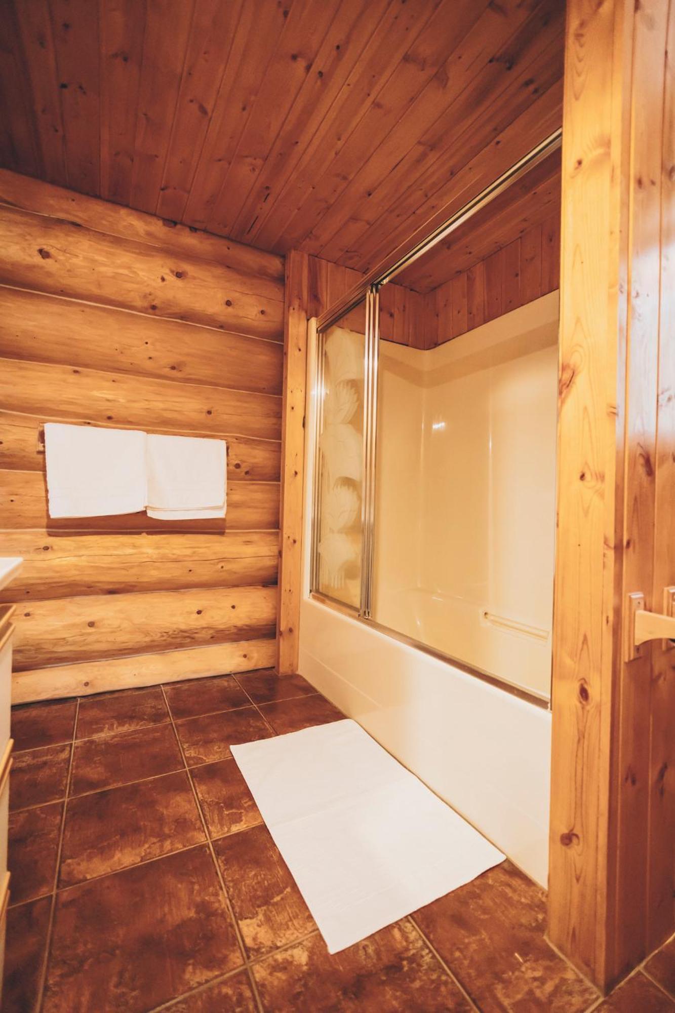 Rocky Mountain Escape Dome & Log Cabin Rentals - Rock Lake Rock Lake Lodge Provincial Park Exteriér fotografie