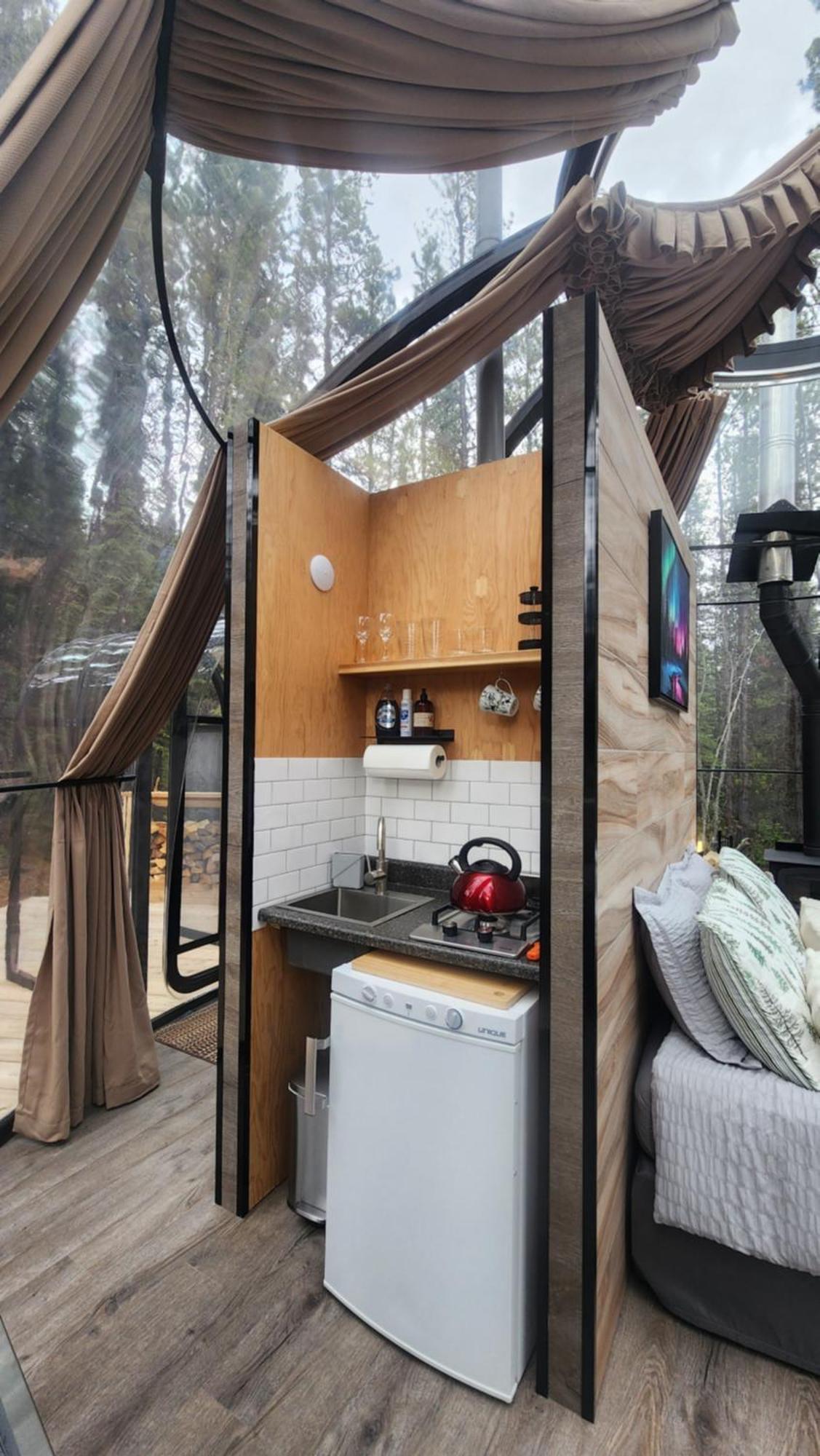 Rocky Mountain Escape Dome & Log Cabin Rentals - Rock Lake Rock Lake Lodge Provincial Park Exteriér fotografie
